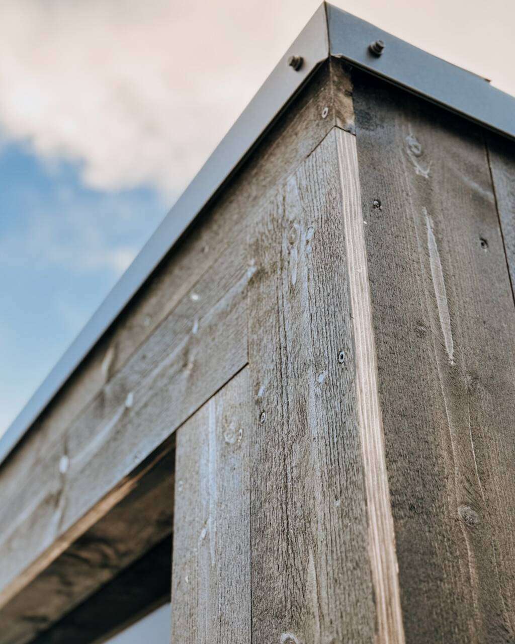 Gartensauna Icelandic Ecke mit Dachverblechung
