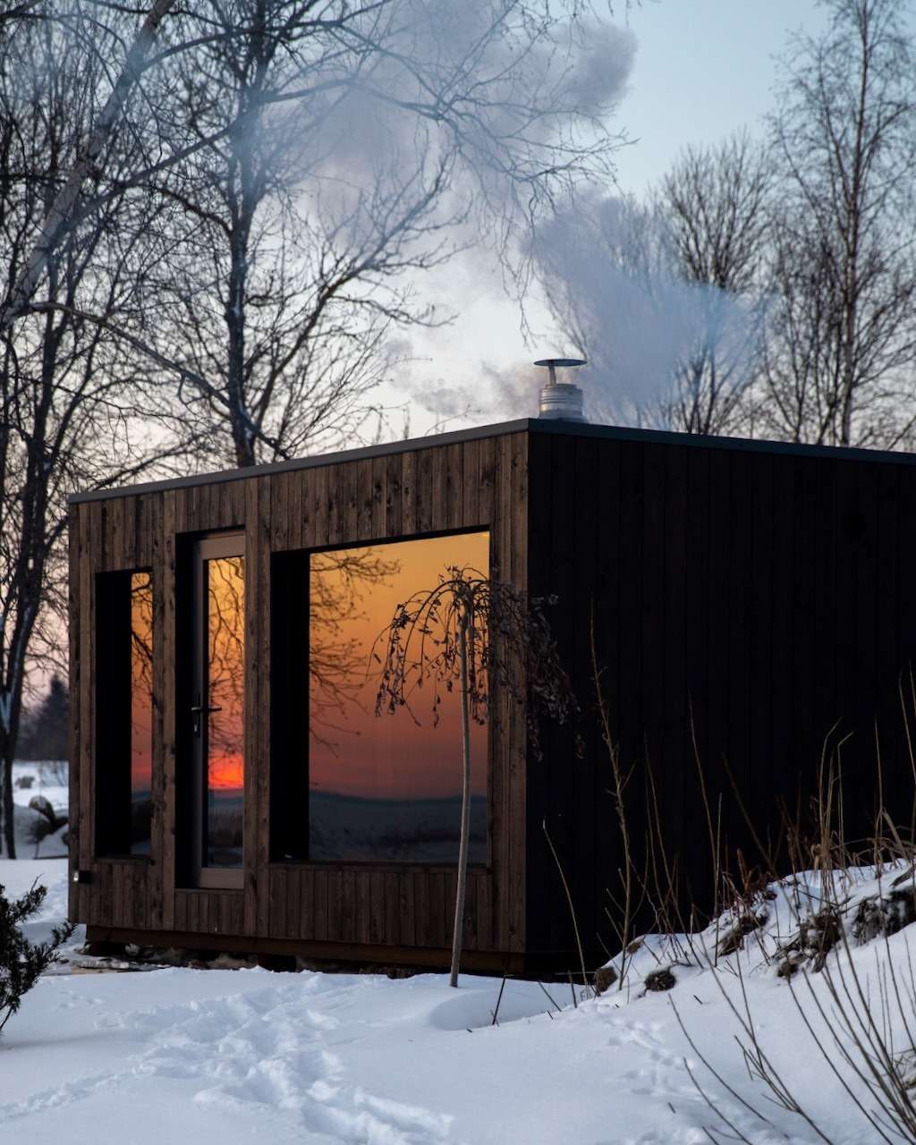 Gartensauna Stretch Sonnenuntergang Ansicht – ManoKin Gartensauna Stretch Sonnenuntergang Ansicht
