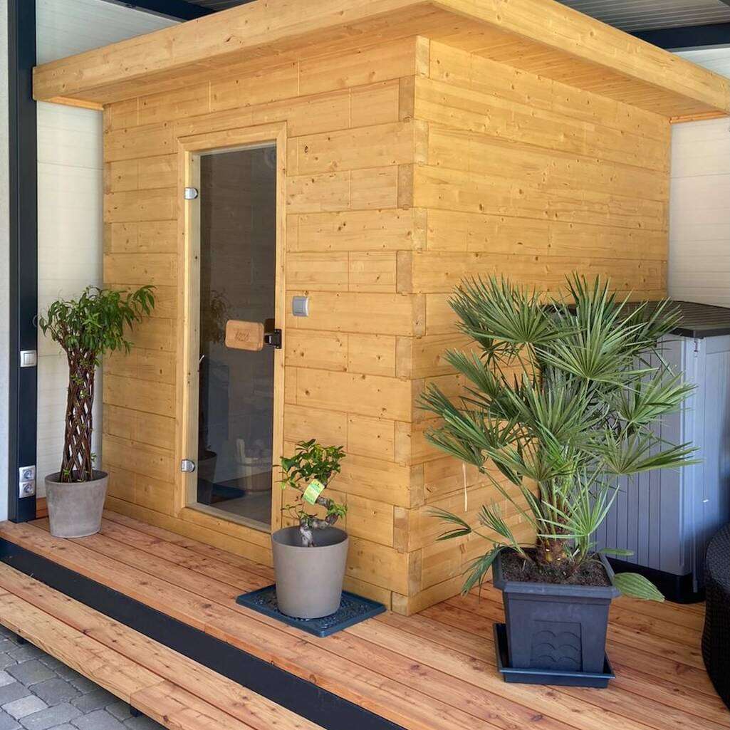 Massivholz Gartensauna Referenz Ansicht Bausatz