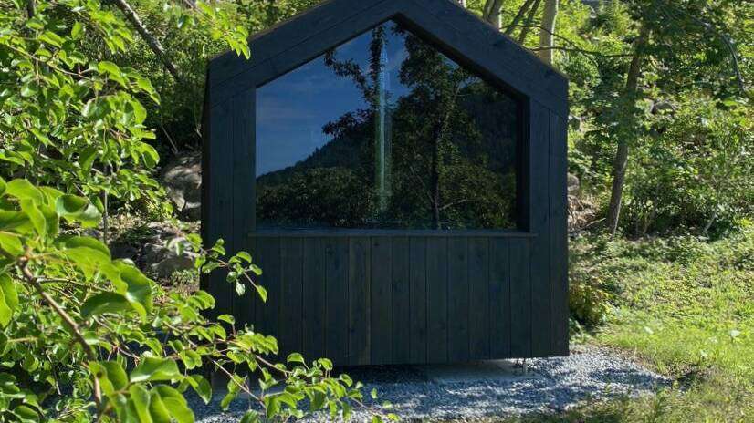 Premium Gartensauna Projekt Barn Nordic in grüner Idylle