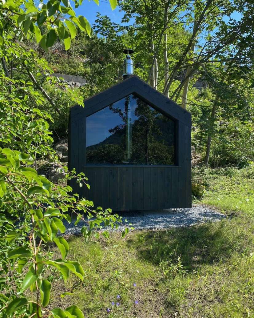 Premium Gartensauna Projekt Barn Nordic in grüner Idylle