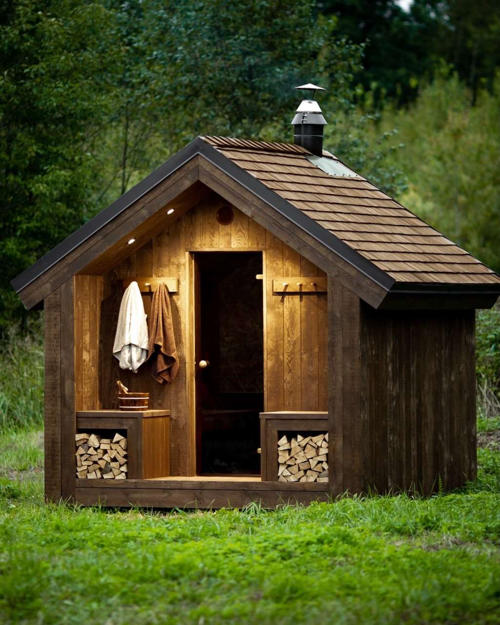 Rustikale Gartensauna Shack mit Schindeldach 1