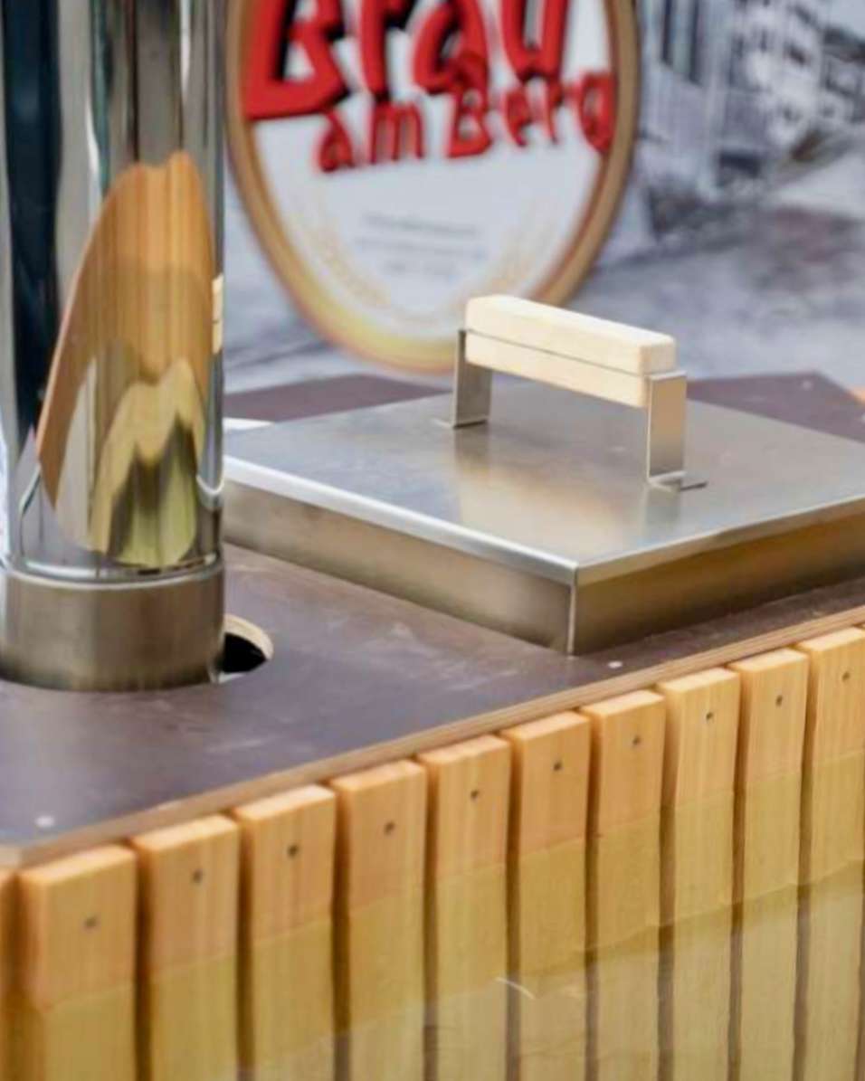 Badefass Hot Tub heimische Lärche Holzofen aus österreichischer Produktion