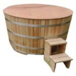 980 1 Badefass ohne Ofen mit Treppe und Abdeckung freigestellt