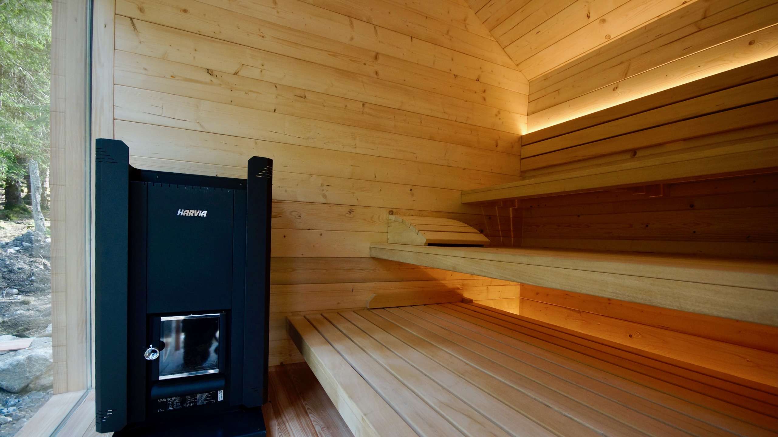 Massivholz Gartensauna mit Harvia Holzofen – ManoKin Massivholz Gartensauna mit Harvia Holzofen