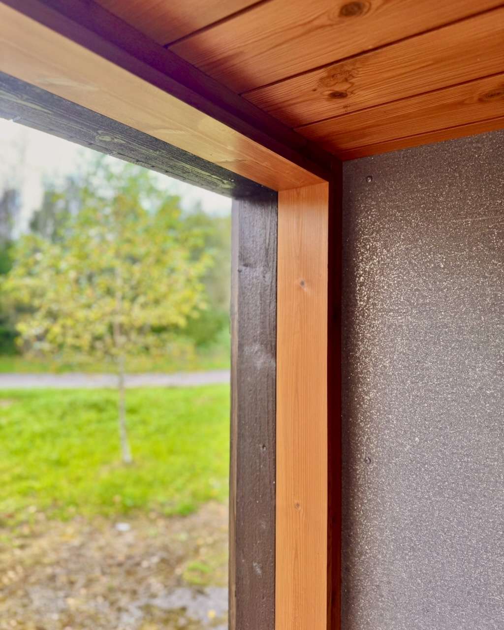 Aussensauna mit Vorraum hochwertiger Verarbeitung – ManoKin Außensauna mit Vorraum hochwertiger Verarbeitung