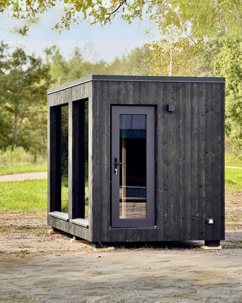 Aussensauna mit Vorraum stylisches Anthrazit – ManoKin Außensauna mit Vorraum stylisches Anthrazit