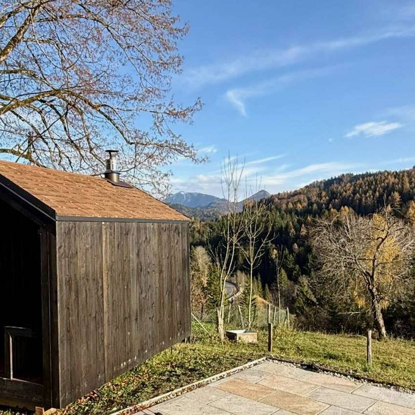 Barn Nordic Outdoor Sauna mit Holzofen vor traumhafter Kulisse