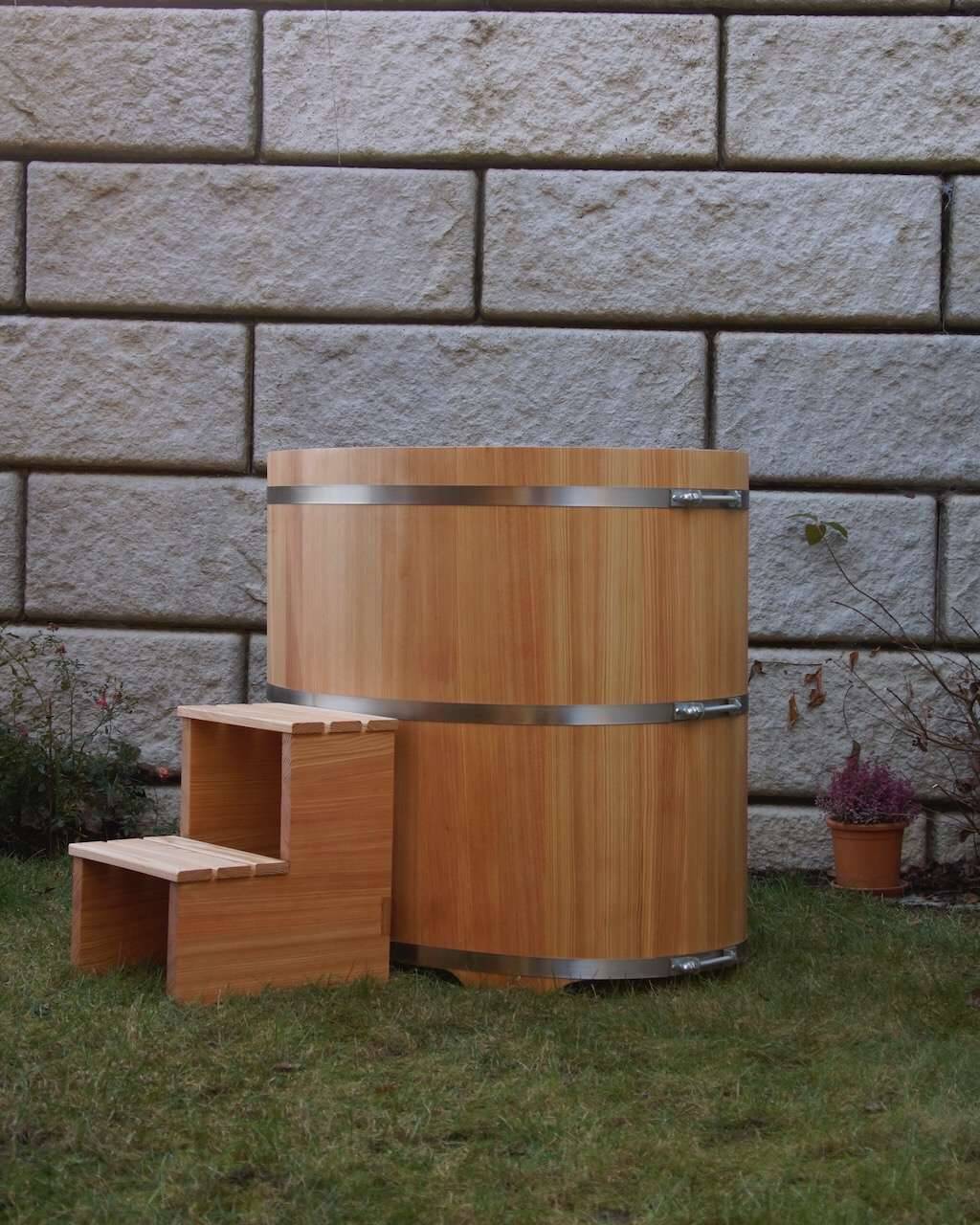 Tauchbecken aus Holz nahezu astfrei