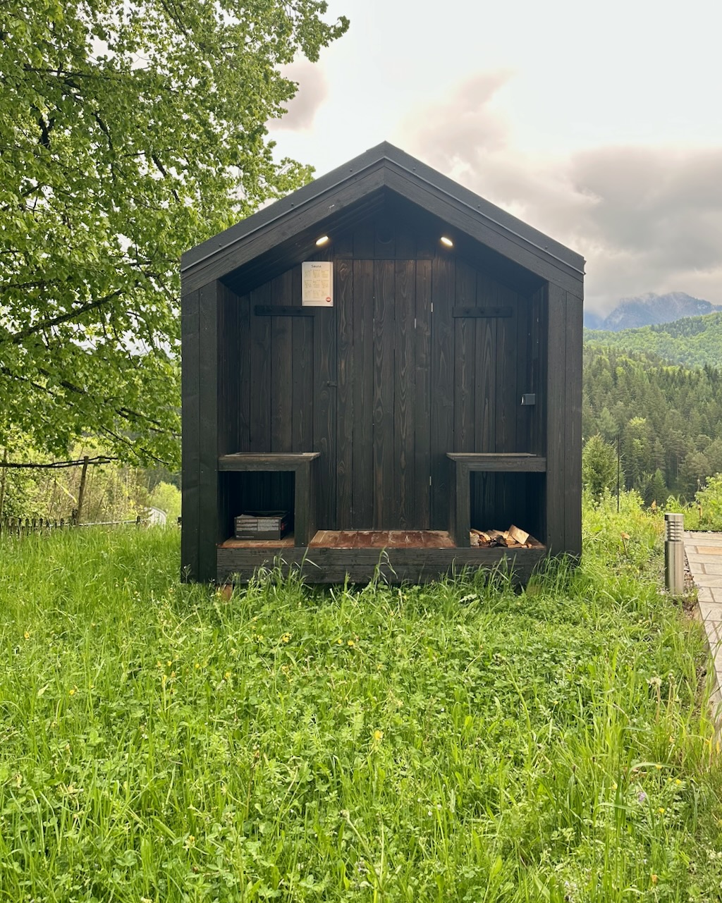 Outdoor Sauna mit Holzofen – ManoKin Outdoor Sauna mit Holzofen
