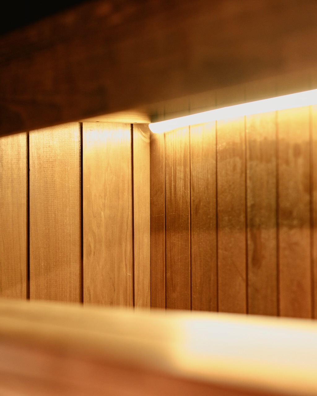 Therma Premium M Sauna Bausatz mit vormontiertem LED Licht – ManoKin Therma Premium M Sauna Bausatz mit vormontiertem LED Licht